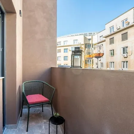 Sunny - Charming Balcony - Romana Square * Boekarest