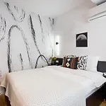 Sunny - Charming Balcony - Romana Square 아파트