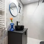 아파트 Sunny - Charming Balcony - Romana Square 부쿠레슈티