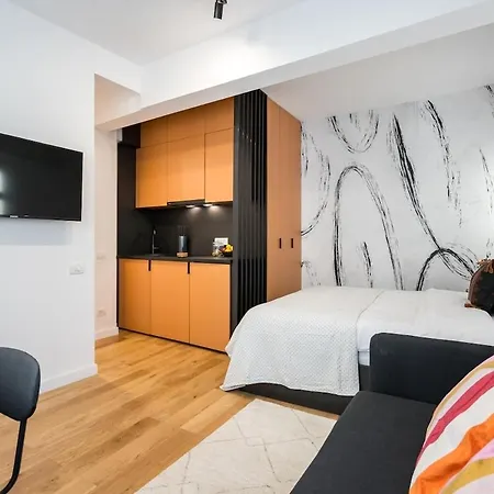 Sunny - Charming Balcony - Romana Square * Bukurešť