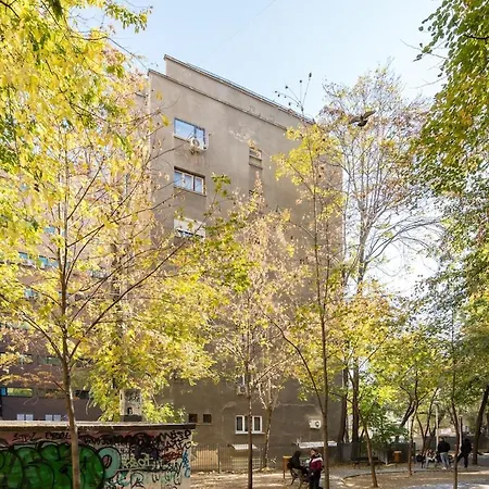Sunny - Charming Balcony - Romana Square Бухарест
