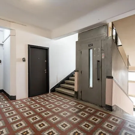 Sunny - Charming Balcony - Romana Square Apartment