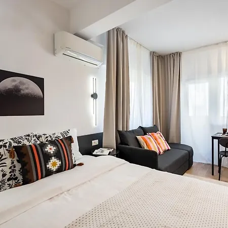 Apartment Sunny - Charming Balcony - Romana Square Bucharest