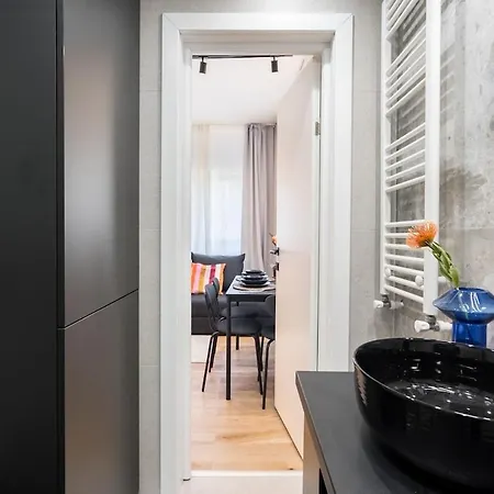 Appartement Sunny - Charming Balcony - Romana Square