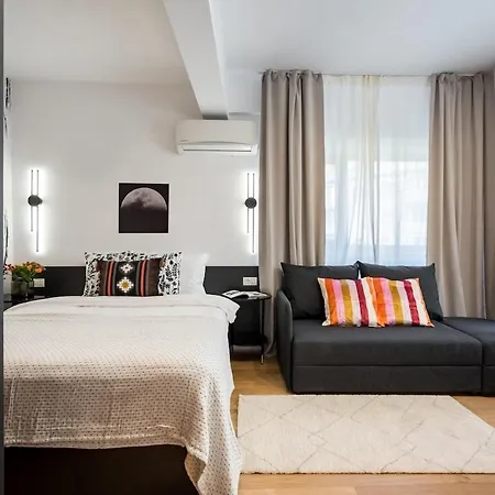 Sunny - Charming Balcony - Romana Square