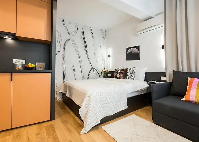 Sunny - Charming Balcony - Romana Square *