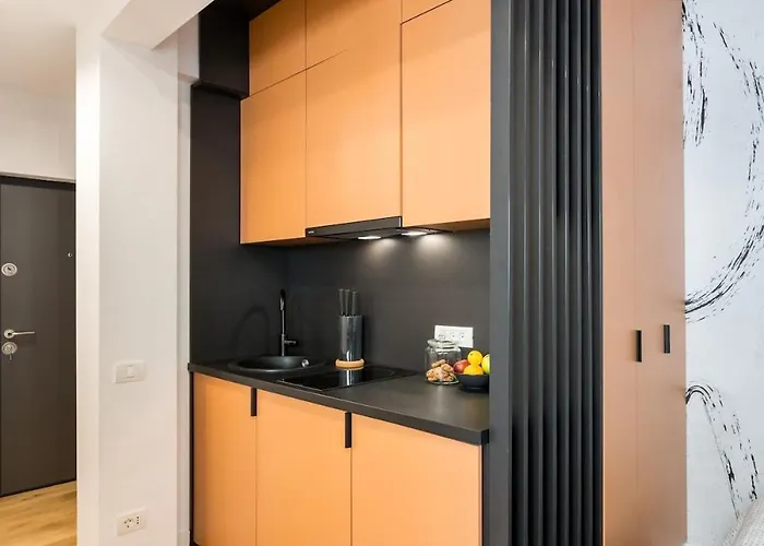 Sunny - Charming Balcony - Romana Square