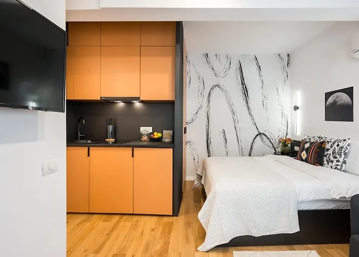 Apartmán Sunny - Charming Balcony - Romana Square