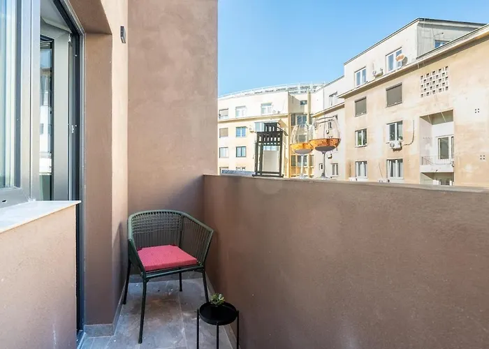 Sunny - Charming Balcony - Romana Square * Bukurešť