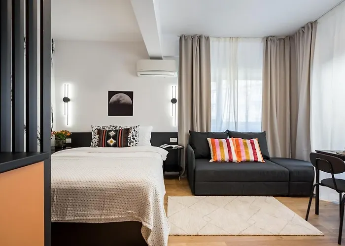 Sunny - Charming Balcony - Romana Square