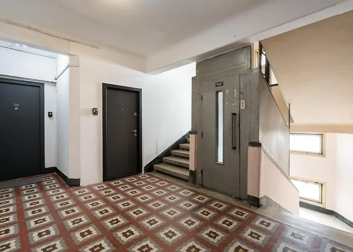 Sunny - Charming Balcony - Romana Square Apartment