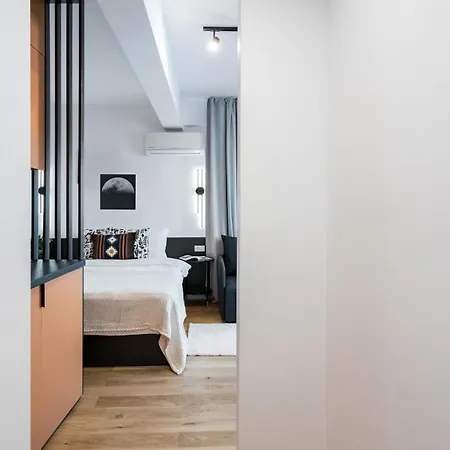 Sunny - Charming Balcony - Romana Square Bukarest