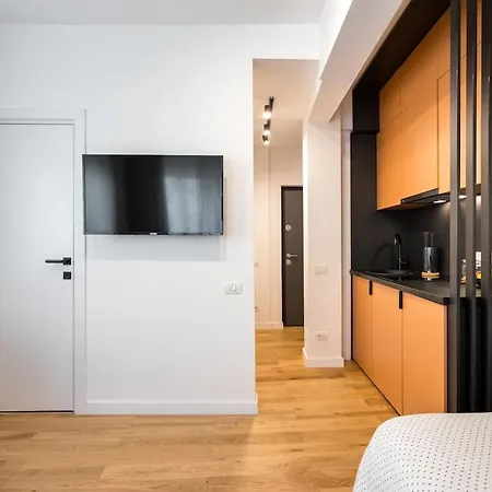 Sunny - Charming Balcony - Romana Square *