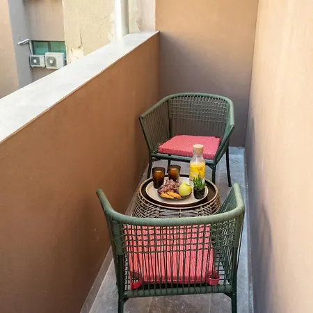 Sunny - Charming Balcony - Romana Square Apartment *
